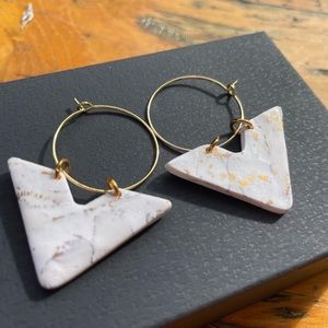 Clay geometric hooped earrings gold plated